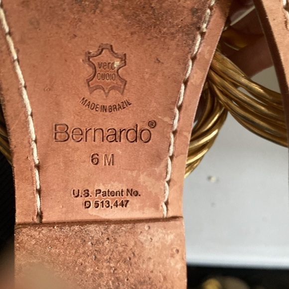 Bernardo Leather gold ring thong sz 6 - Picture 5 of 5